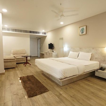 Hotel Trp Bliss Nizamabad Buitenkant foto