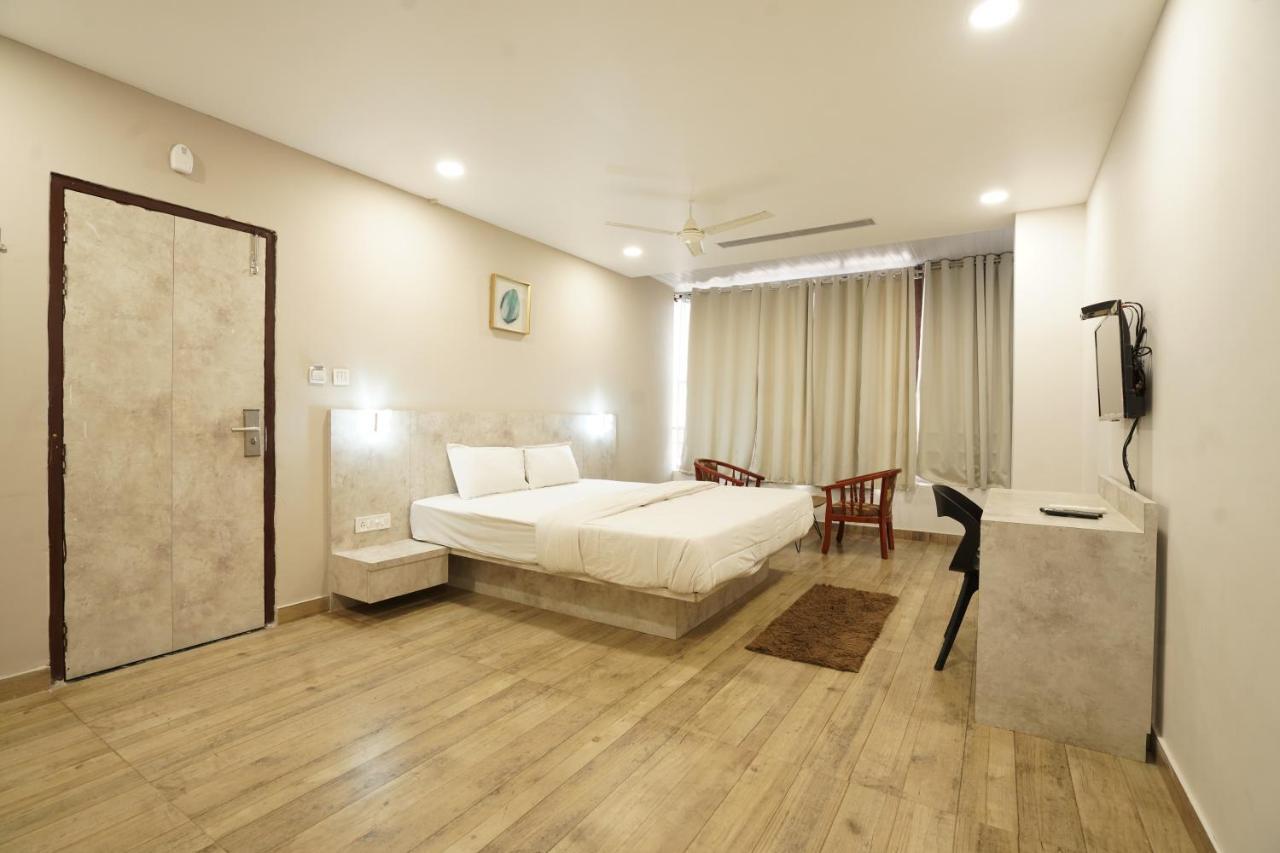 Hotel Trp Bliss Nizamabad Buitenkant foto