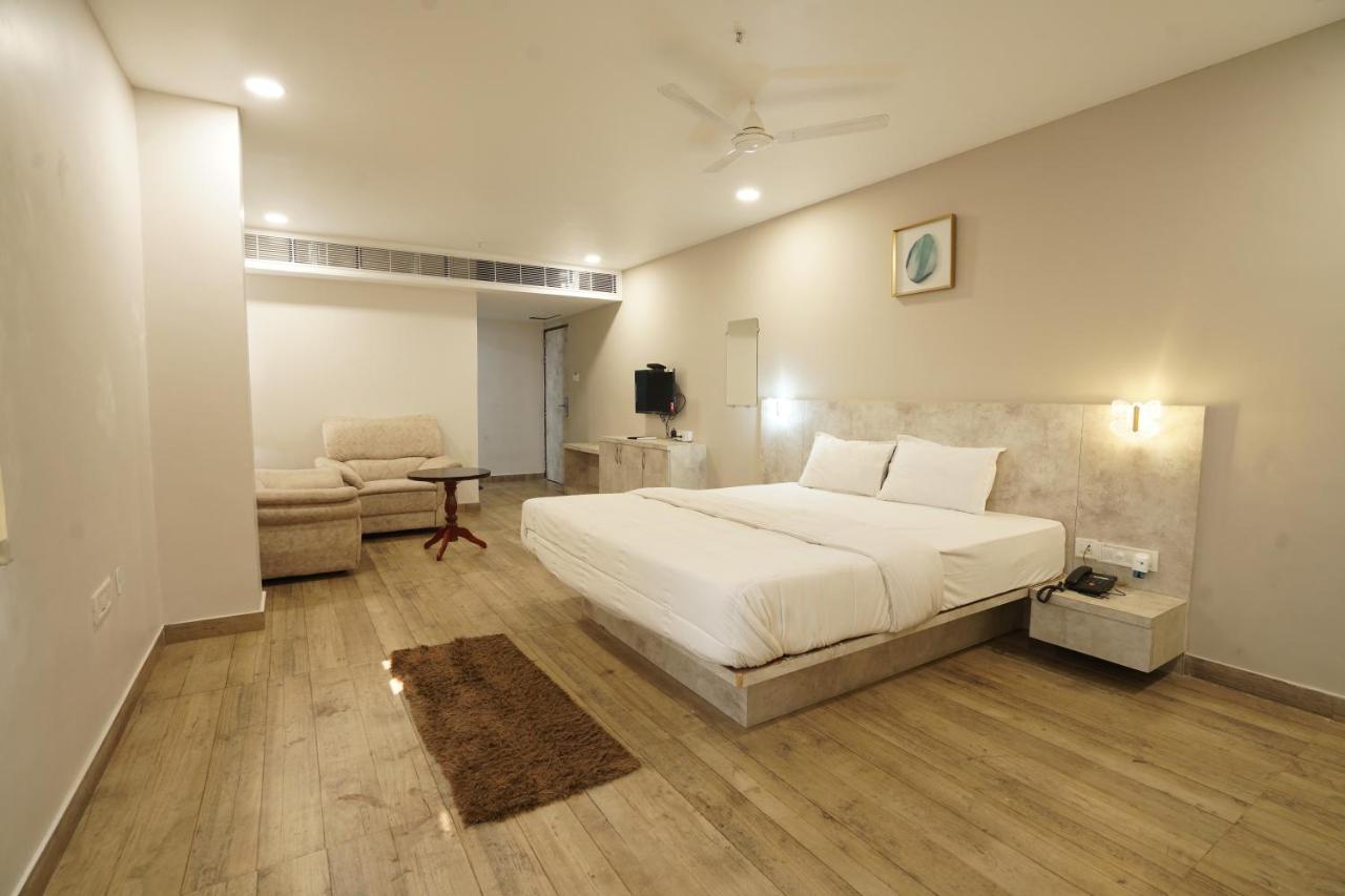 Hotel Trp Bliss Nizamabad Buitenkant foto
