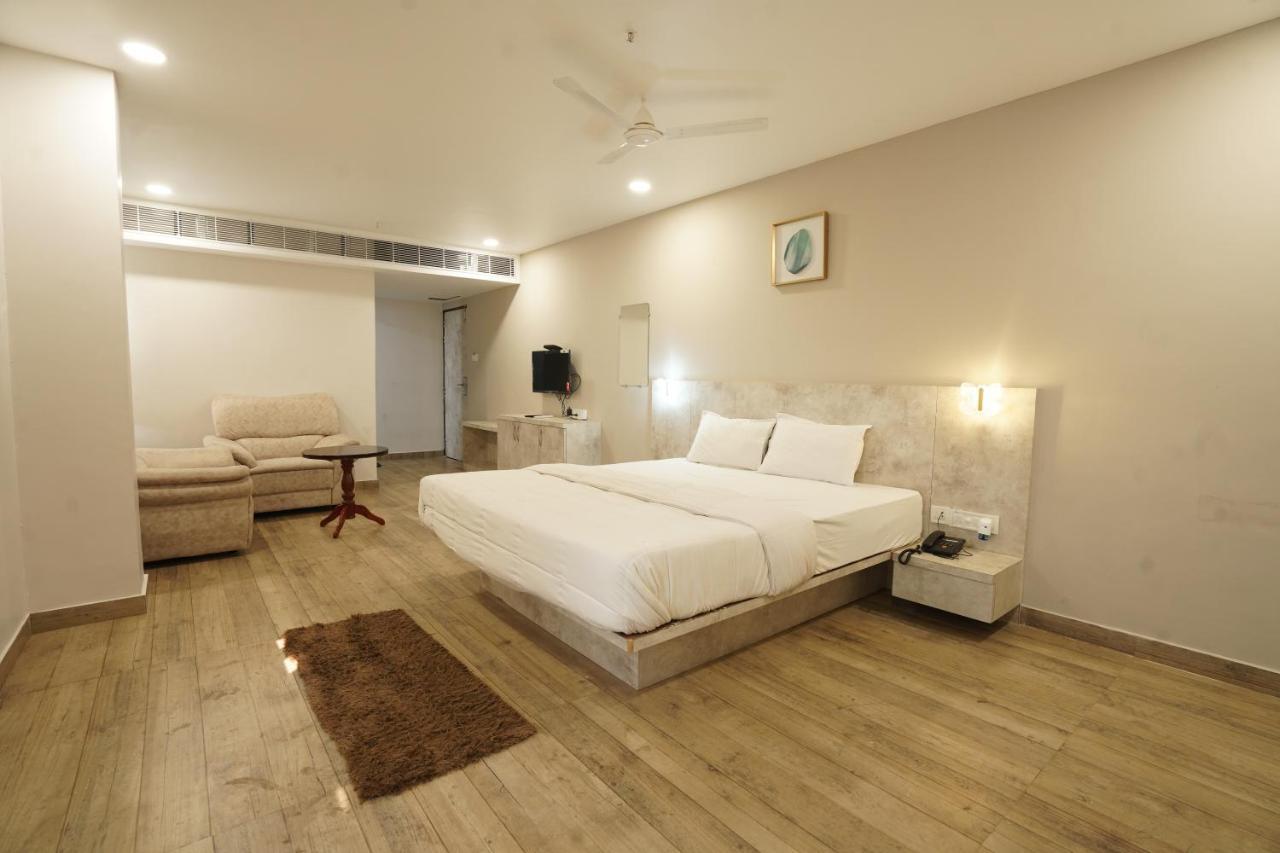Hotel Trp Bliss Nizamabad Buitenkant foto