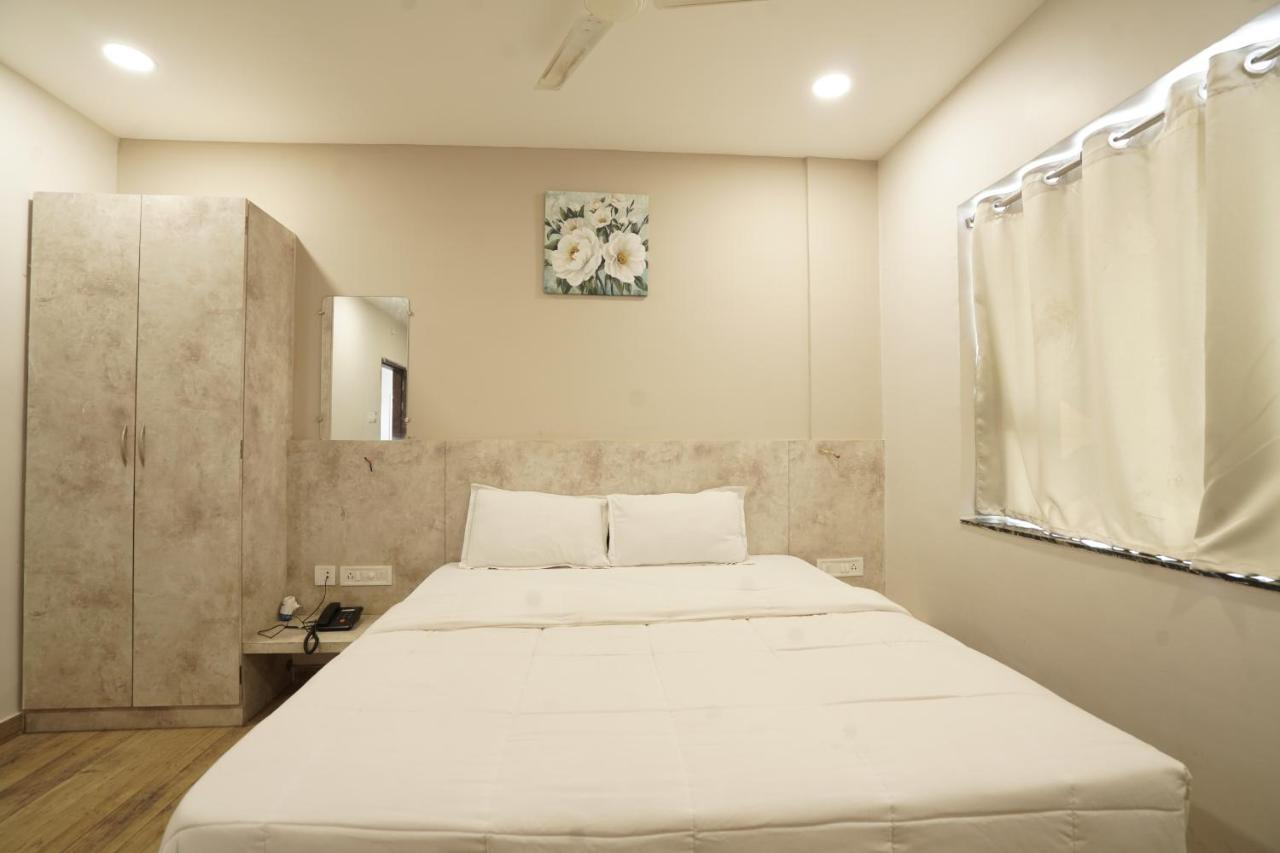 Hotel Trp Bliss Nizamabad Buitenkant foto