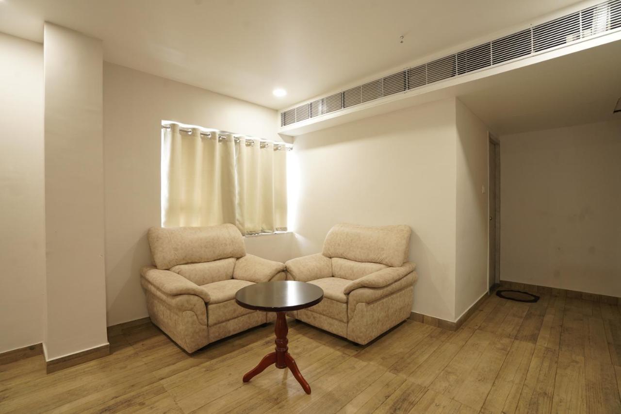 Hotel Trp Bliss Nizamabad Buitenkant foto
