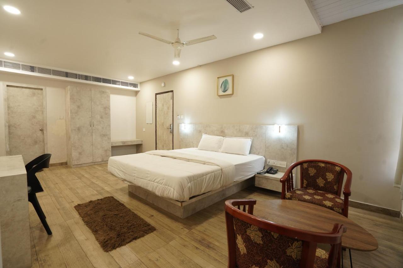 Hotel Trp Bliss Nizamabad Buitenkant foto