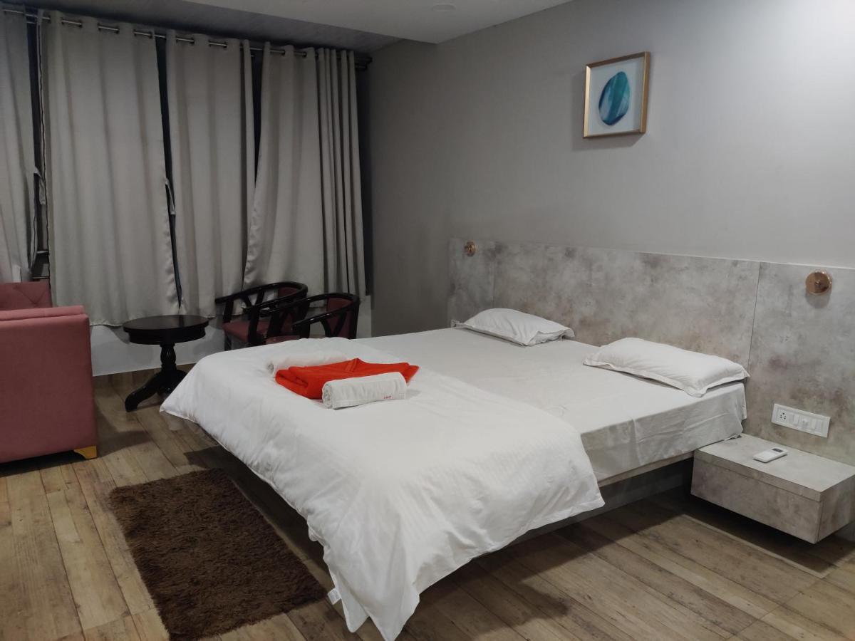 Hotel Trp Bliss Nizamabad Buitenkant foto